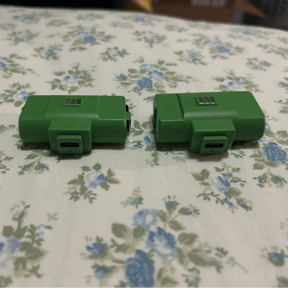 GREEN XBOX RECHARGEABLE PLAY & CHARGE BATTERIES